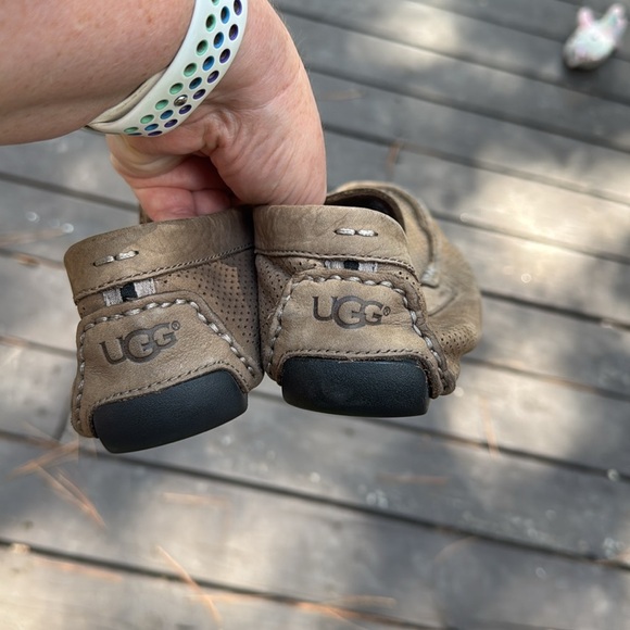 Ugg Men's Tan Perforated Loafers size 9 (no insole) - Picture 4 of 6